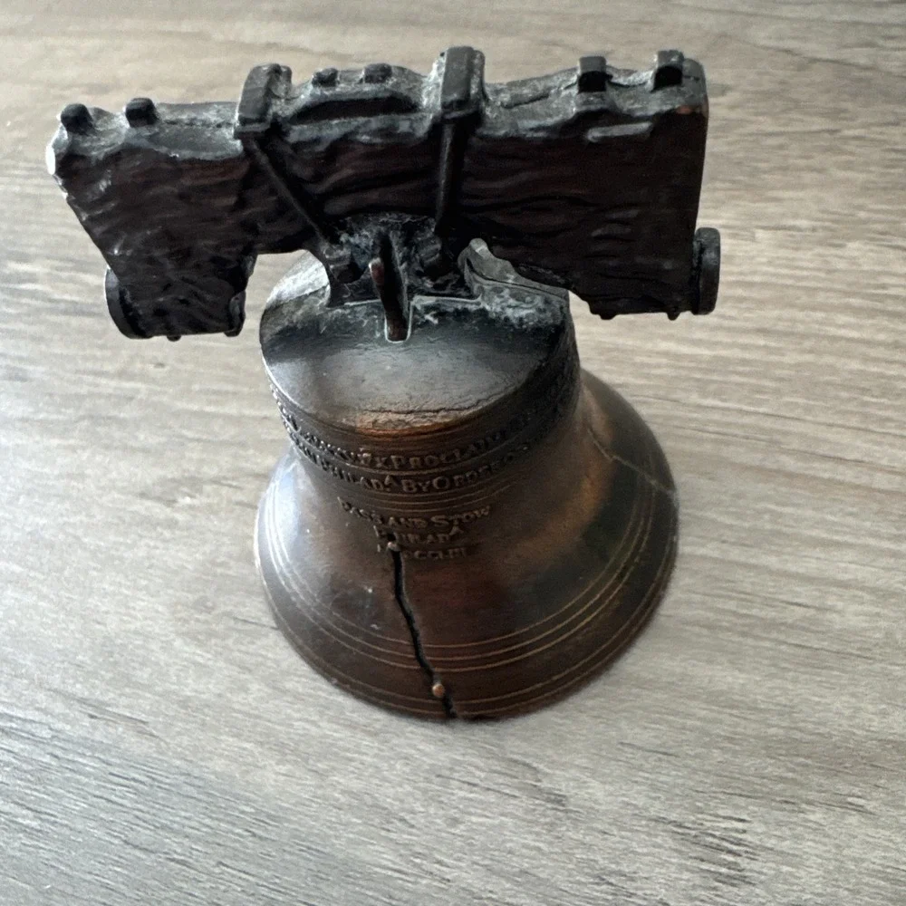 Vintage Mini Replica Liberty Bell With Working Bell, Bronze Metal Pass‎ And Stow - Picture 5 of 8